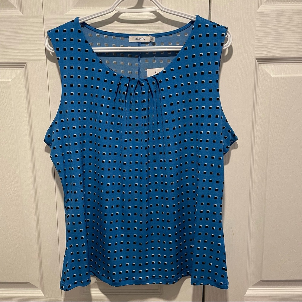 ✨BRAND NEW✨ Sleeveless Patterned Top